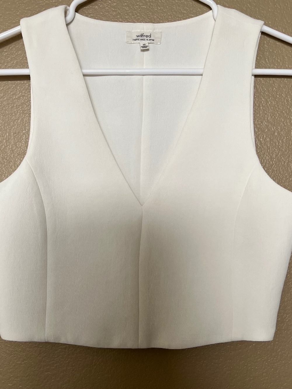 Aritzia Wilfred Sleeveless Top